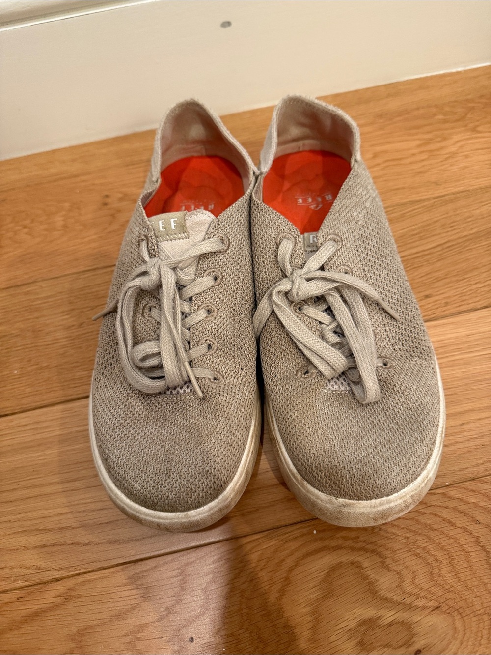 Reef Swellsole Neptune Knit Lace-Up Sneakers in Light Beige Size 7